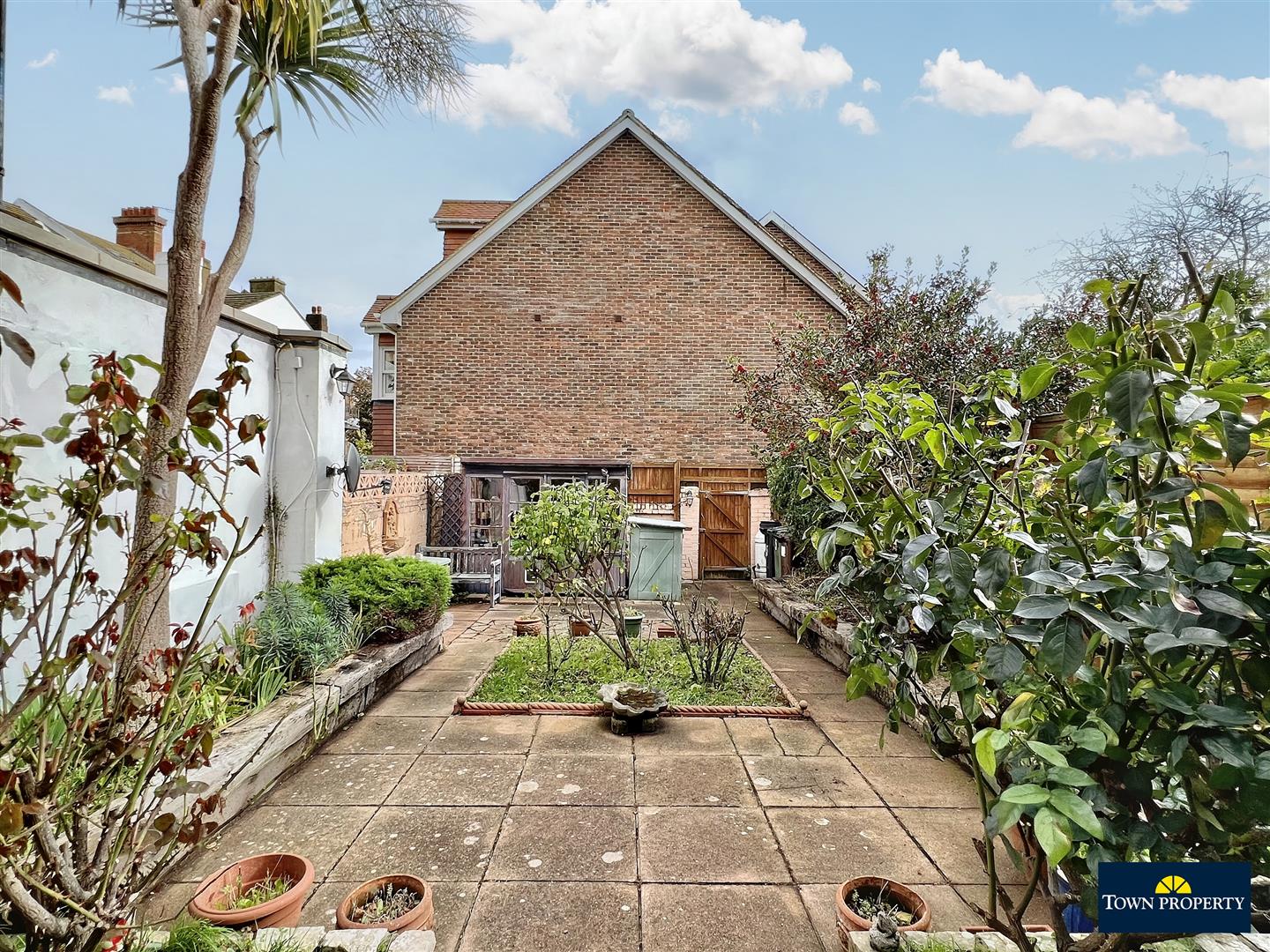 Property Details for Grange Road Eastbourne BN21 4EU Town Property